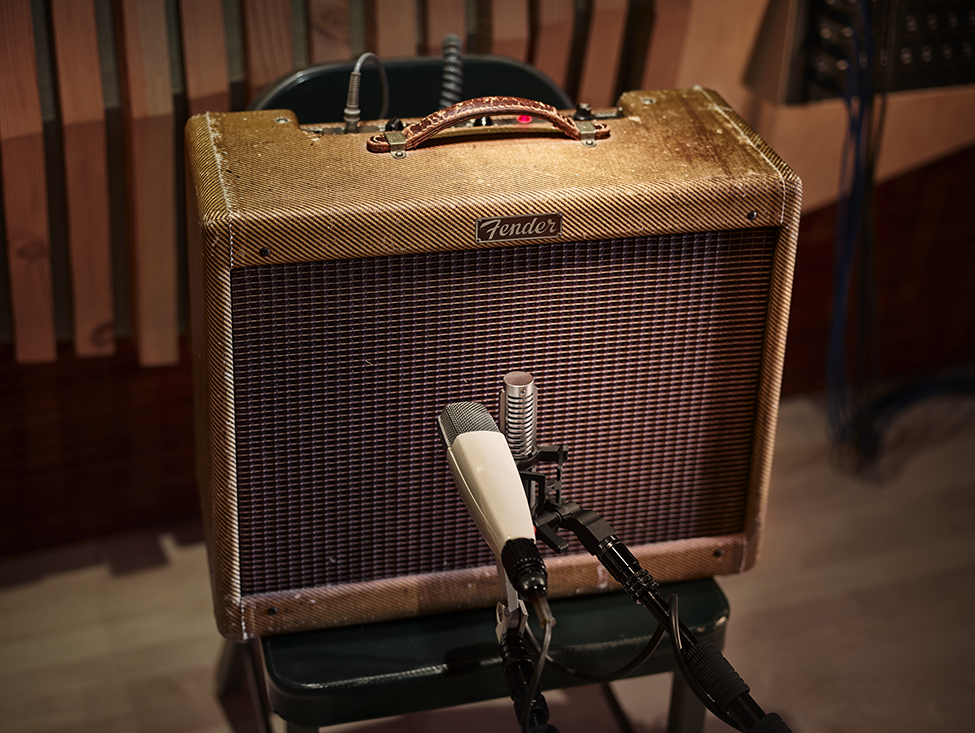 Tweed Alone in UA Studio Sm Mic.png
